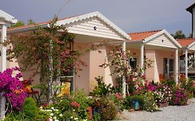 Yelken Bungalov Bed & Breakfast